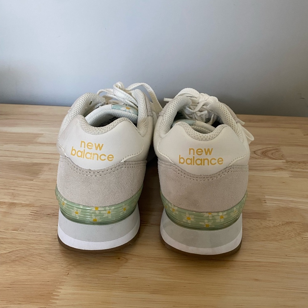 New Balance Women's 515 Sneaker - Picture 5 of 6